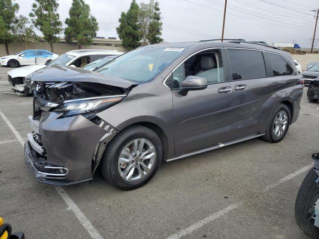 2022 Toyota Sienna XLE