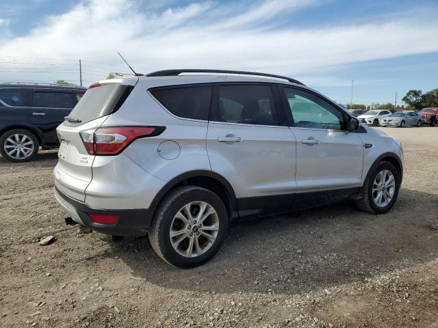 1FMCU0GD5JUB45826 Ford ESCAPE SE