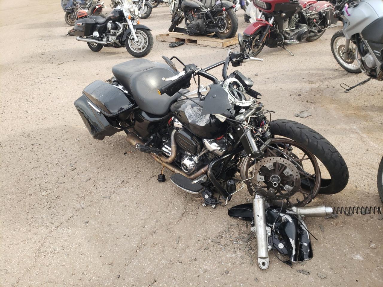 1HD1FBC13HB695219 HARLEY-DAVIDSON FLHR ROAD 2017