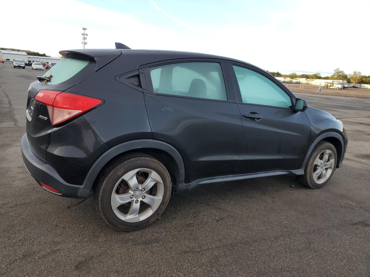 VIN: 3CZRU6H33GM722173 2016 HONDA HR-V