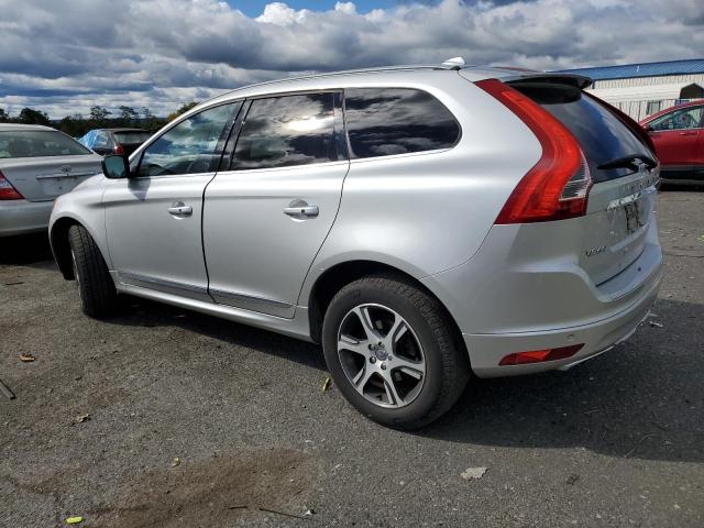 YV4902RK0F2749091 2015 VOLVO XC60 - Image 2