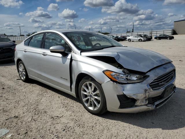 3FA6P0LU4KR242187 Ford Fusion SE 4