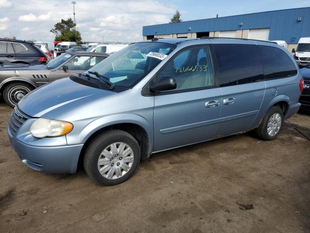 2005 Chrysler Town & Country LX