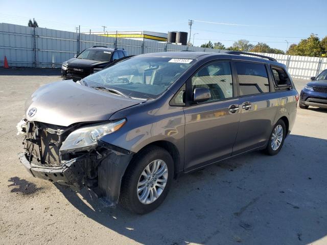 2016 Toyota Sienna XLE