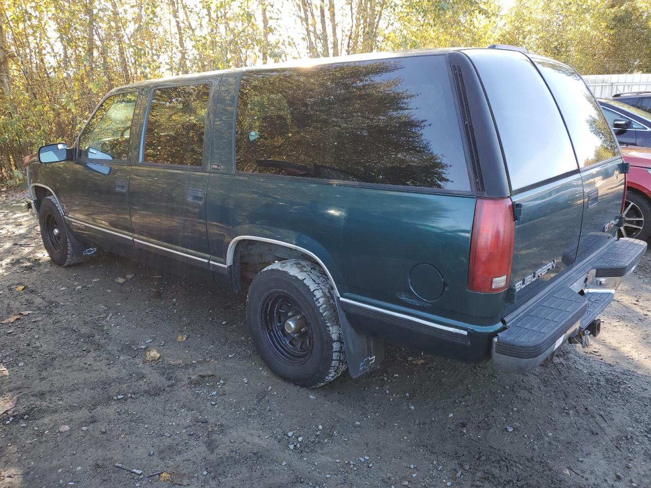 1GKEC16R9VJ728348 1997 GMC Suburban C1500