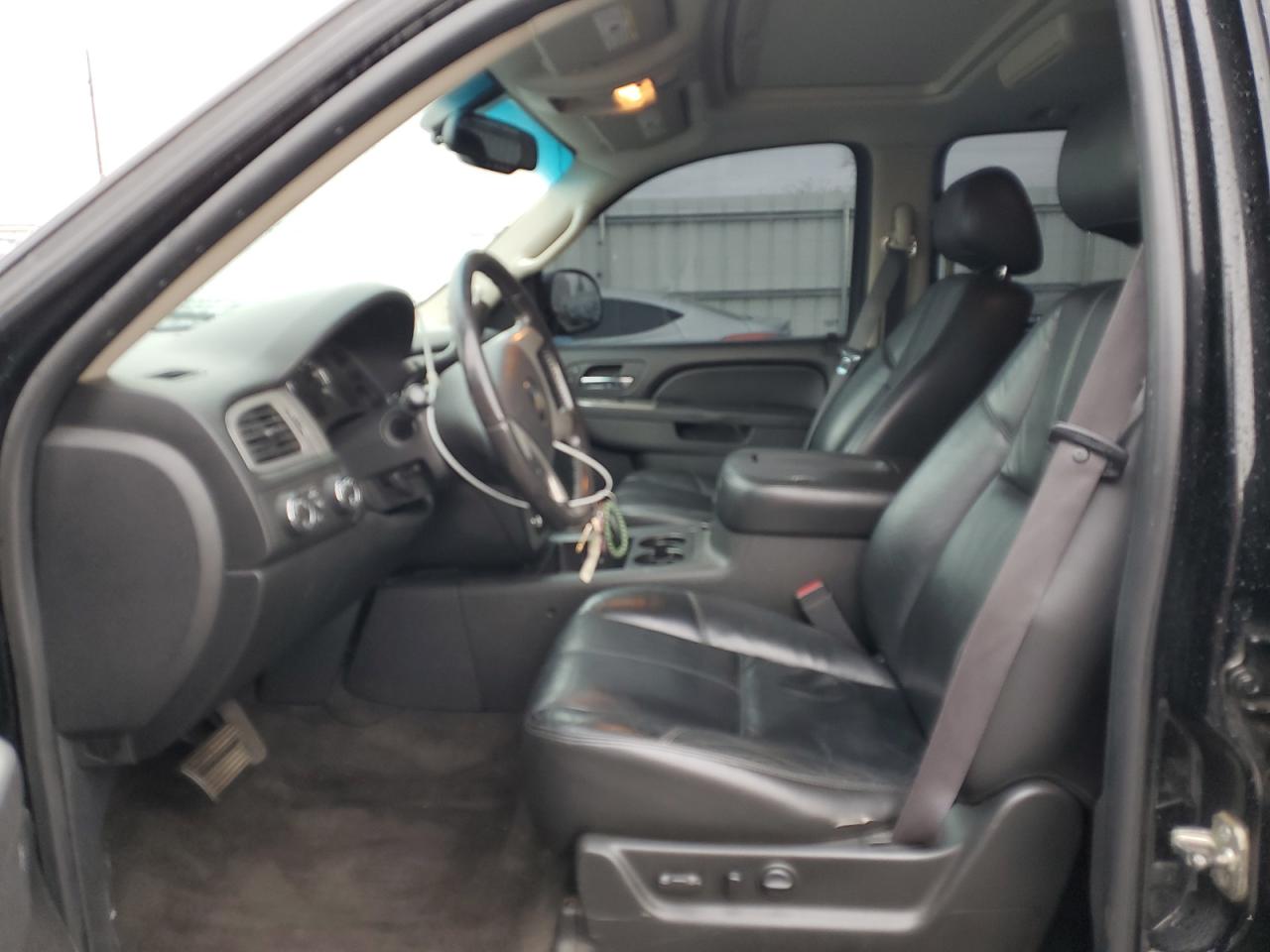 1GNSKJE34BR286176 2011 Chevrolet Suburban K1500 Lt