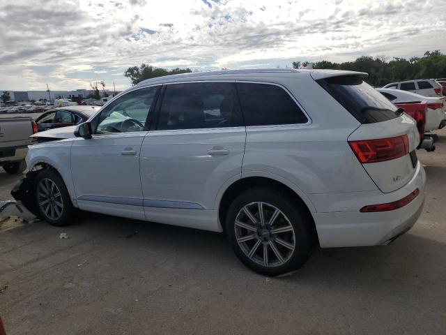 VIN WA1LHAF70KD038687 2019 Audi Q7, Premium Plus no.2