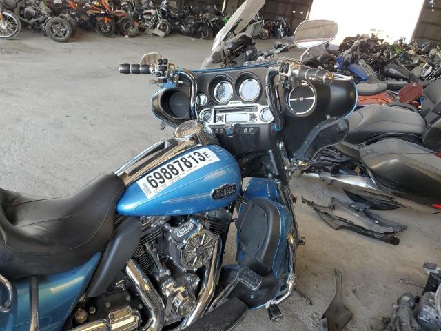 2011 HARLEY-DAVIDSON FLHTCU 1HD1FC419BB664195