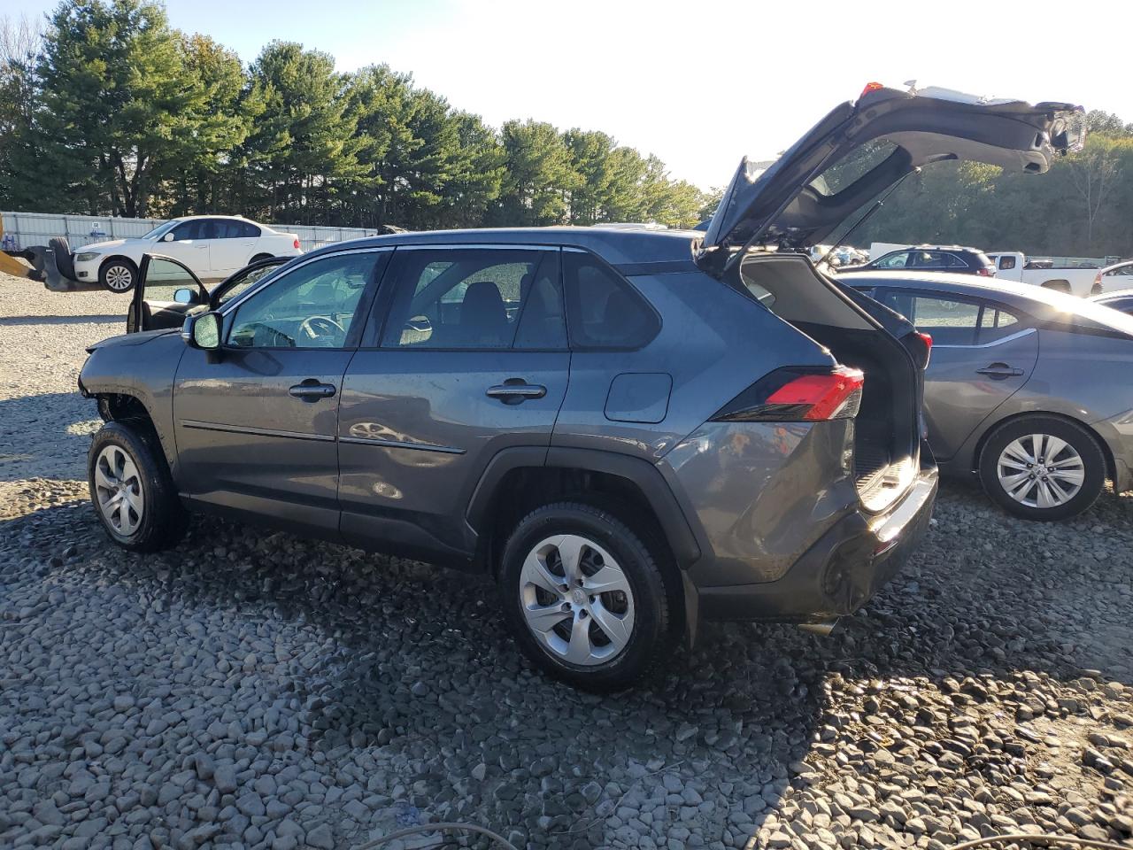 TOYOTA RAV4 LE -