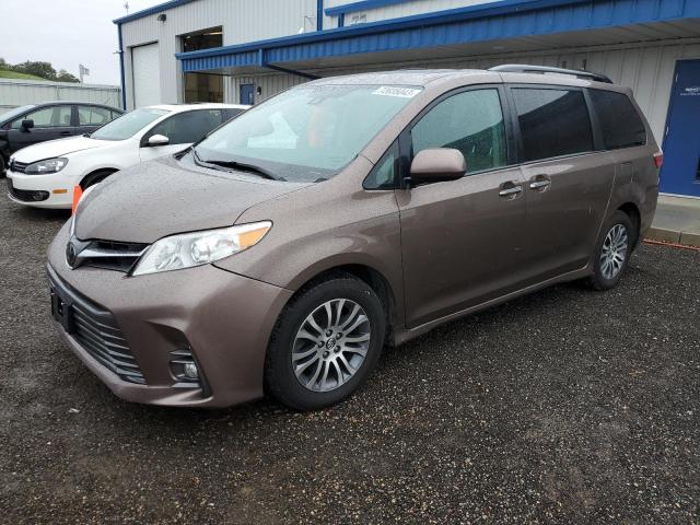 2019 Toyota Sienna XLE