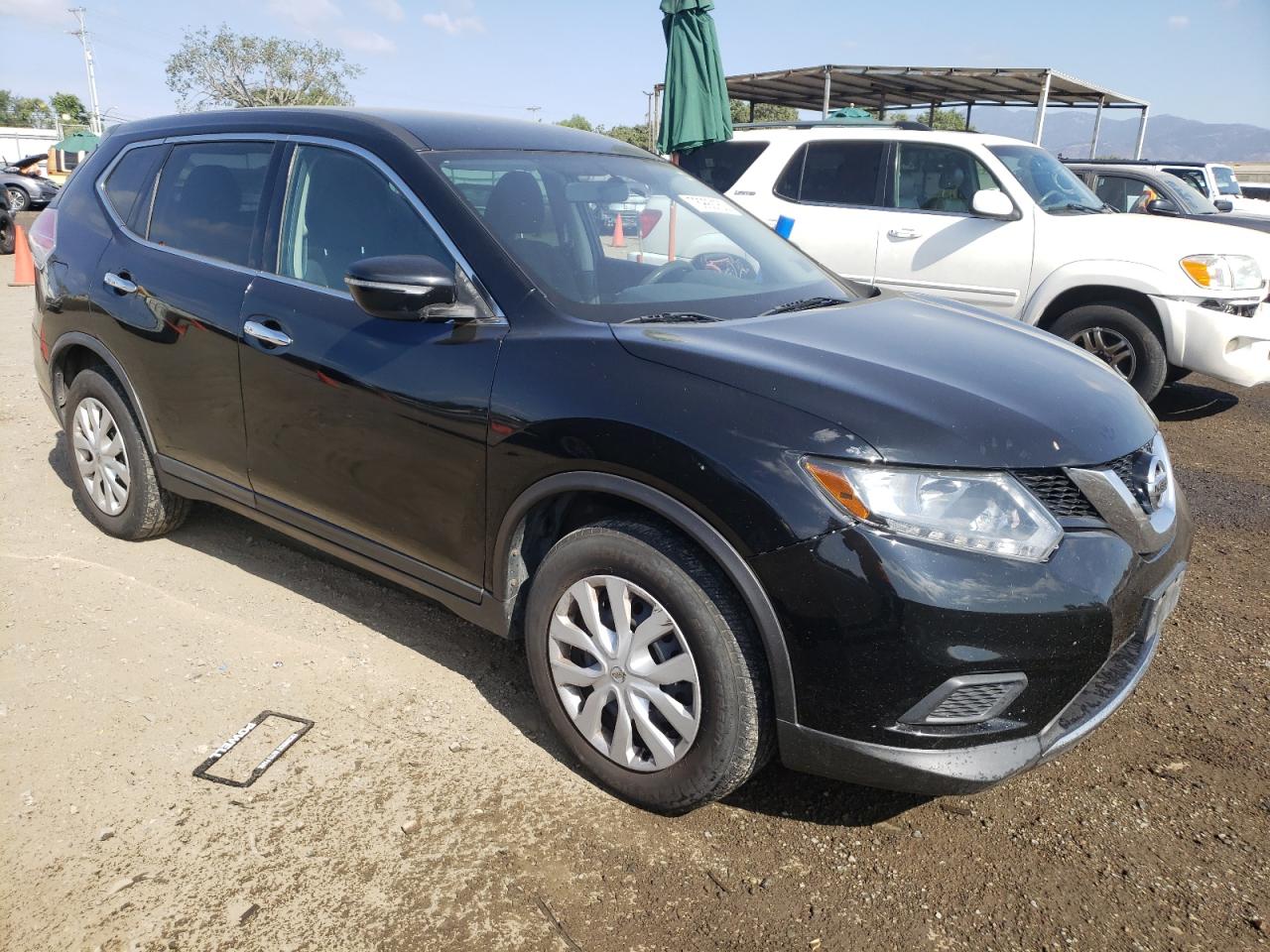 2015 Nissan Rogue S vin: KNMAT2MT1FP539285