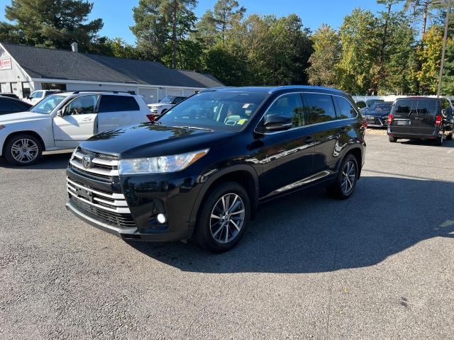 2017 Toyota Highlander SE