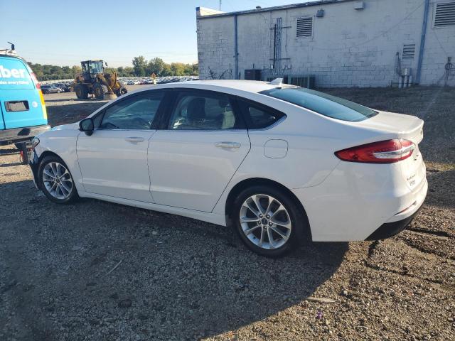 3FA6P0HD4KR272508 Ford Fusion SE 2