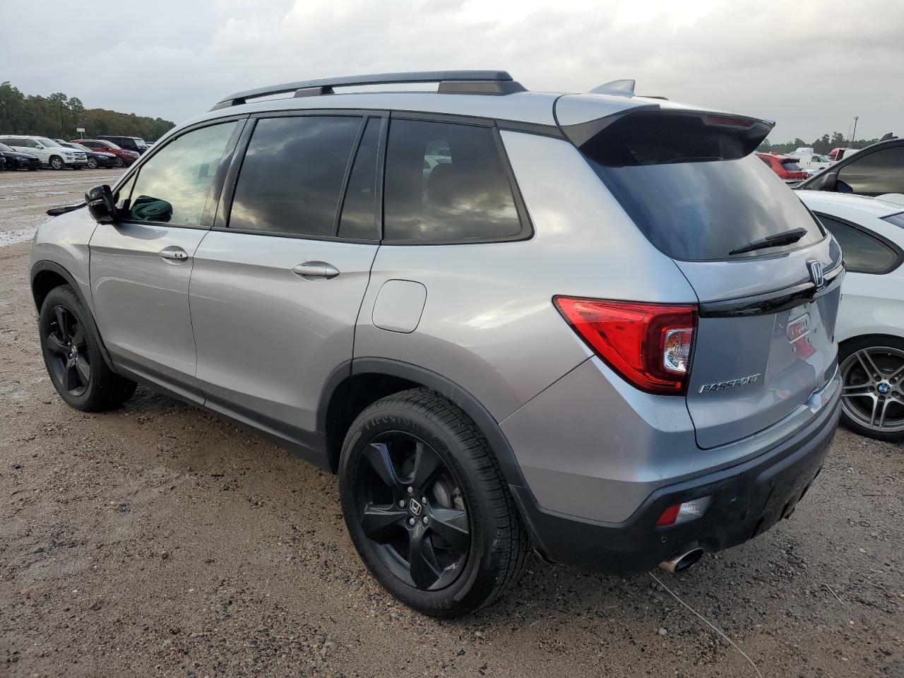 VIN: 5FNYF8H05LB002661 2020 HONDA PASSPORT