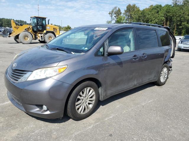 2014 Toyota Sienna XLE