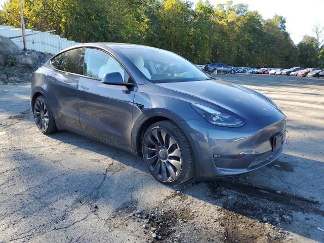 7SAYGDEF8PF710636 Tesla Model Y  4