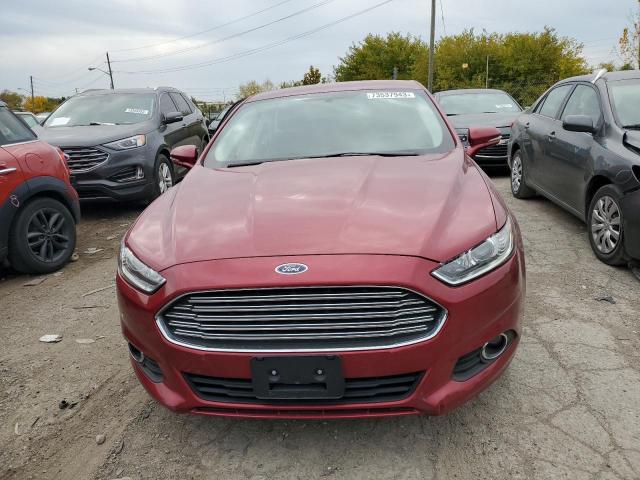 Седани FORD FUSION 2016 Червоний