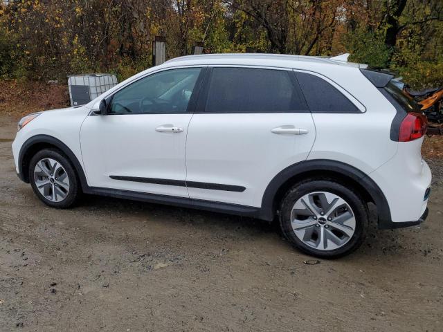 KNDCC3LGXN5161142 Kia Niro S  2