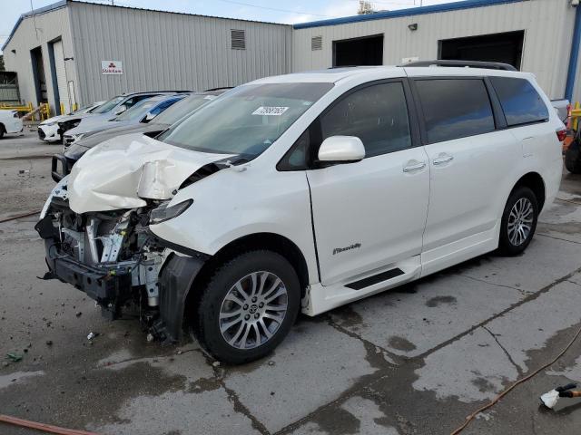 2020 Toyota Sienna XLE