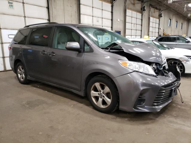 5TDKZ3DC2JS925561 | 2018 Toyota sienna le