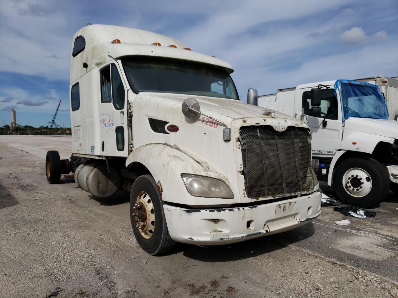 2012 Peterbilt 587