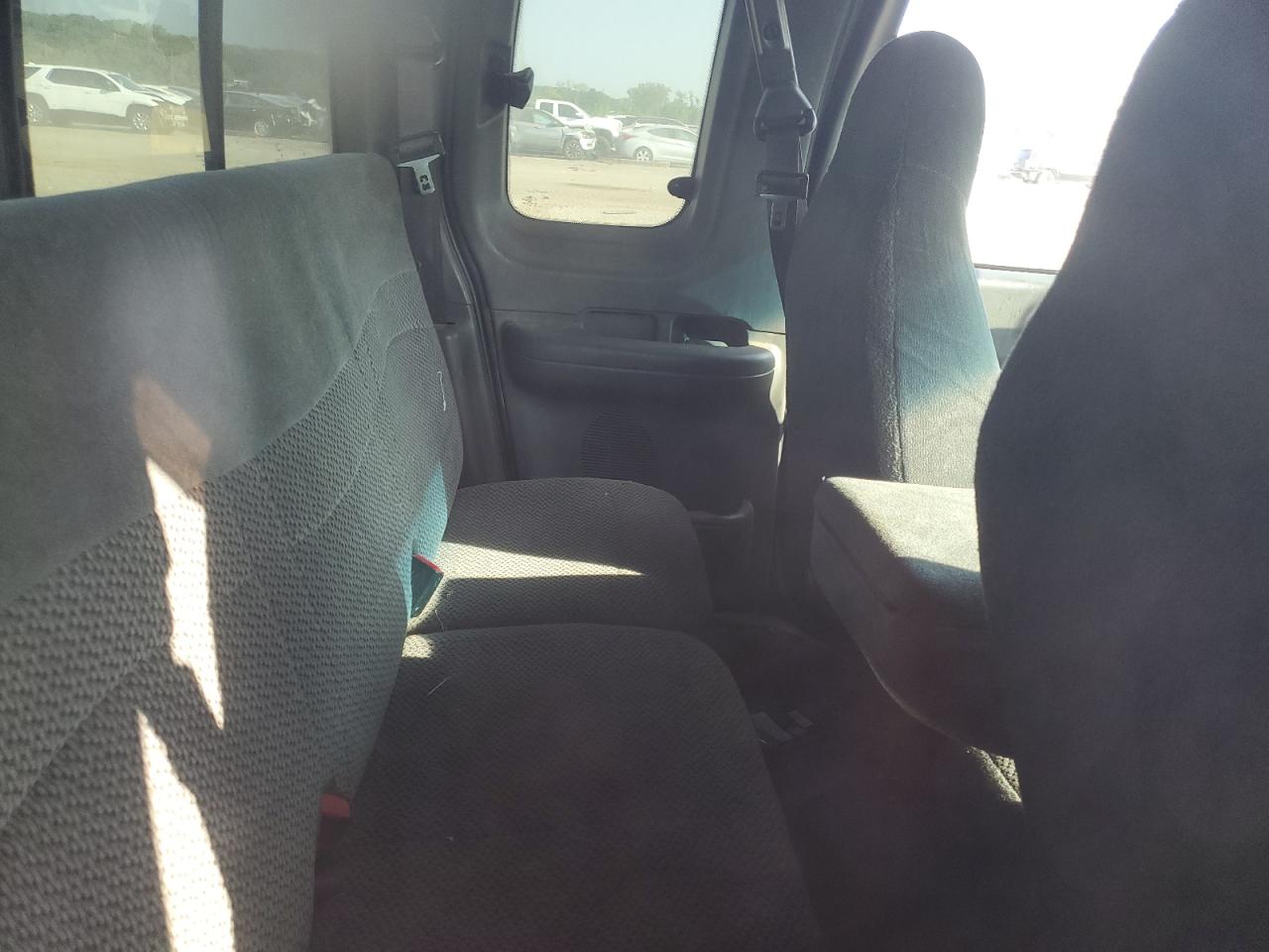 1FTRX18WXYKA07572 2000 Ford F150