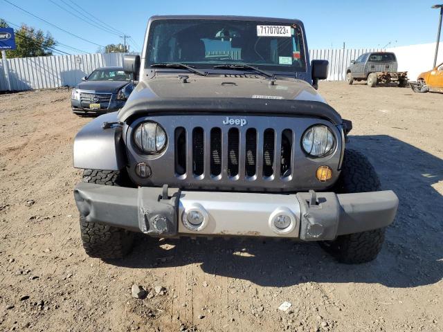1C4BJWEG7EL196068 Jeep Wrangler Unlimited Sahara