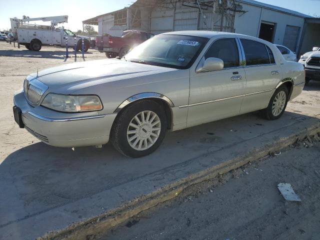 2005 Lincoln Town Car Signature