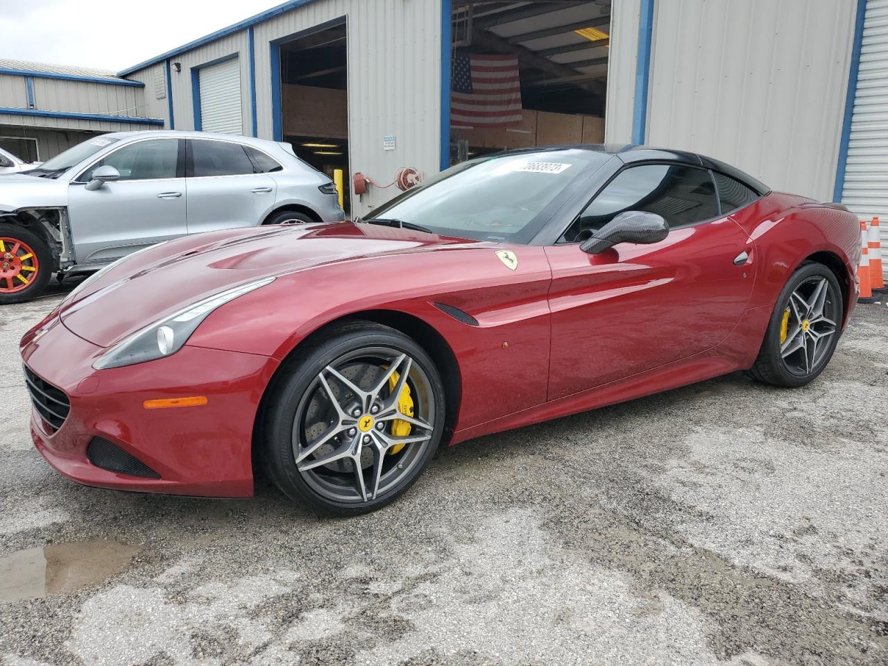 2015 Ferrari California T vin: ZFF77XJA7F0208378