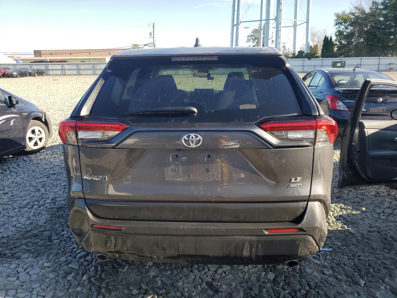 TOYOTA RAV4 LE -
