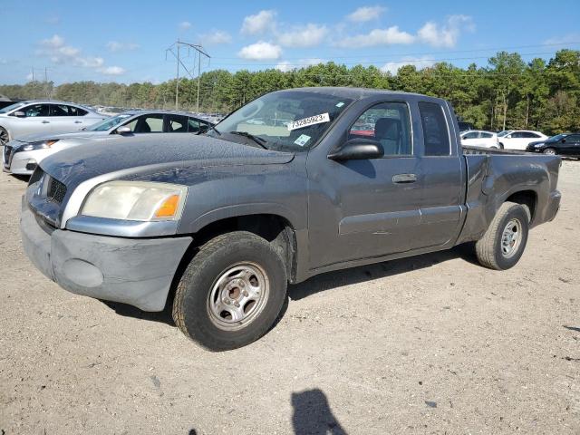 2008 Mitsubishi Raider LS