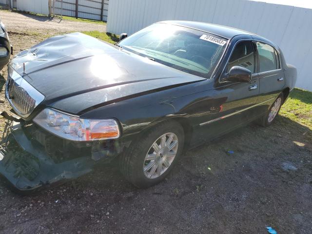 2011 Lincoln Town Car Signature Limited