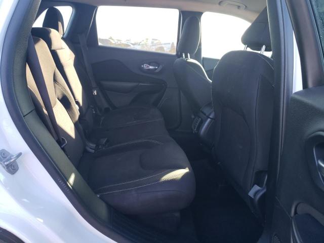 1C4PJLCB8GW201209 Jeep Cherokee Latitude