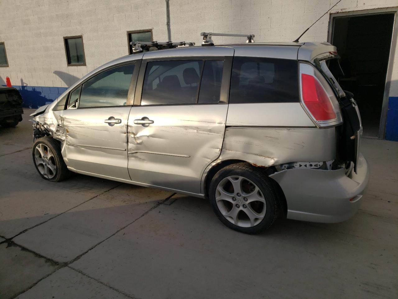 JM1CR293280312358 2008 Mazda 5