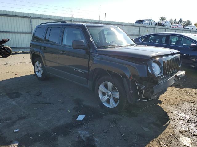 1C4NJPFBXGD562866 Jeep Patriot Latitude