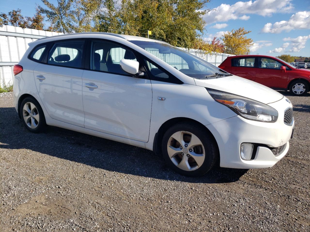 2014 Kia Rondo vin: KNAHT8A35E7067738