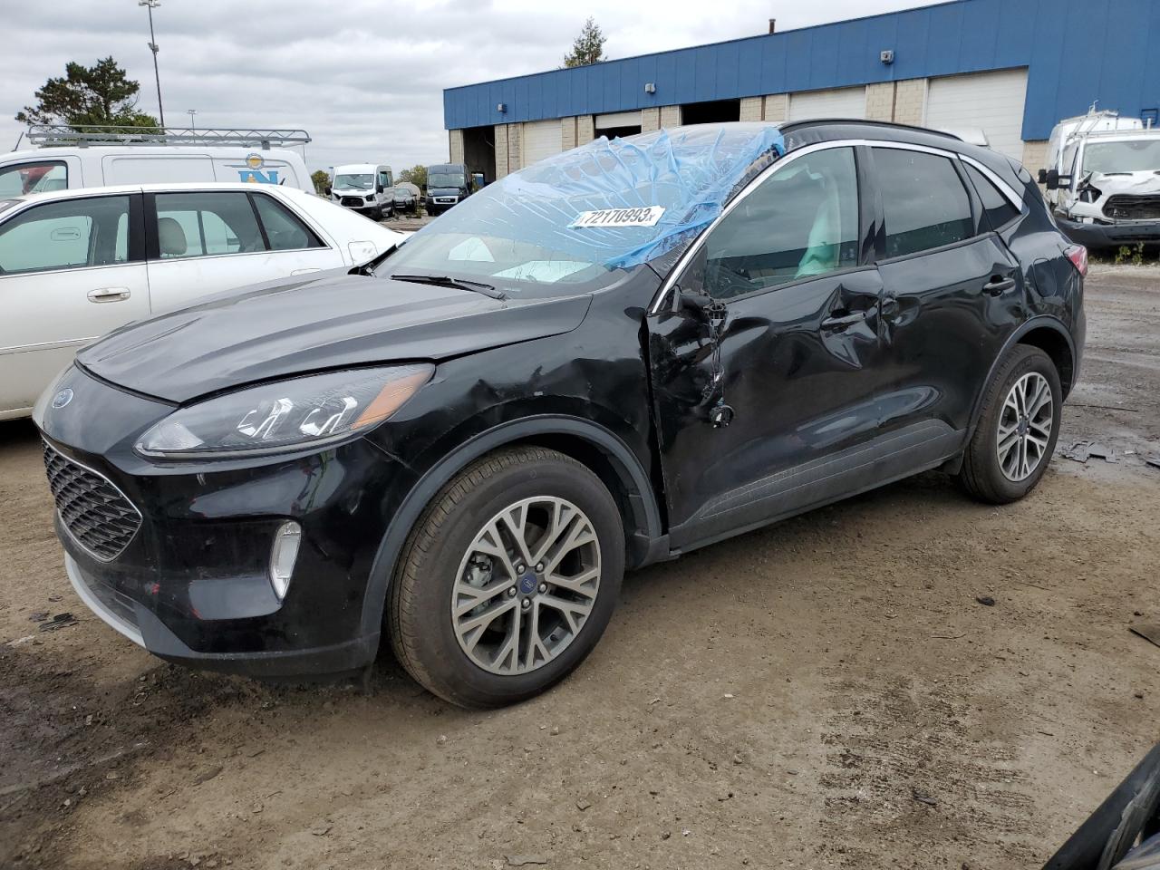 VIN: 1FMCU9H65LUC42127 2020 FORD ESCAPE
