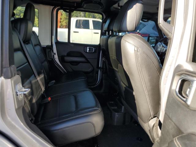 1C4HJXEG3JW121005 Jeep Wrangler Unlimited Sahara
