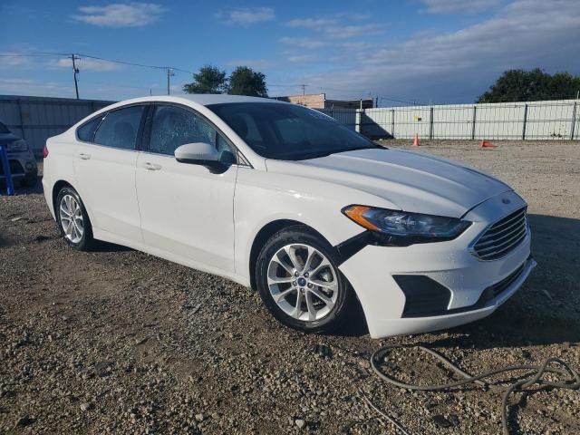 3FA6P0HD4KR272508 Ford Fusion SE 4