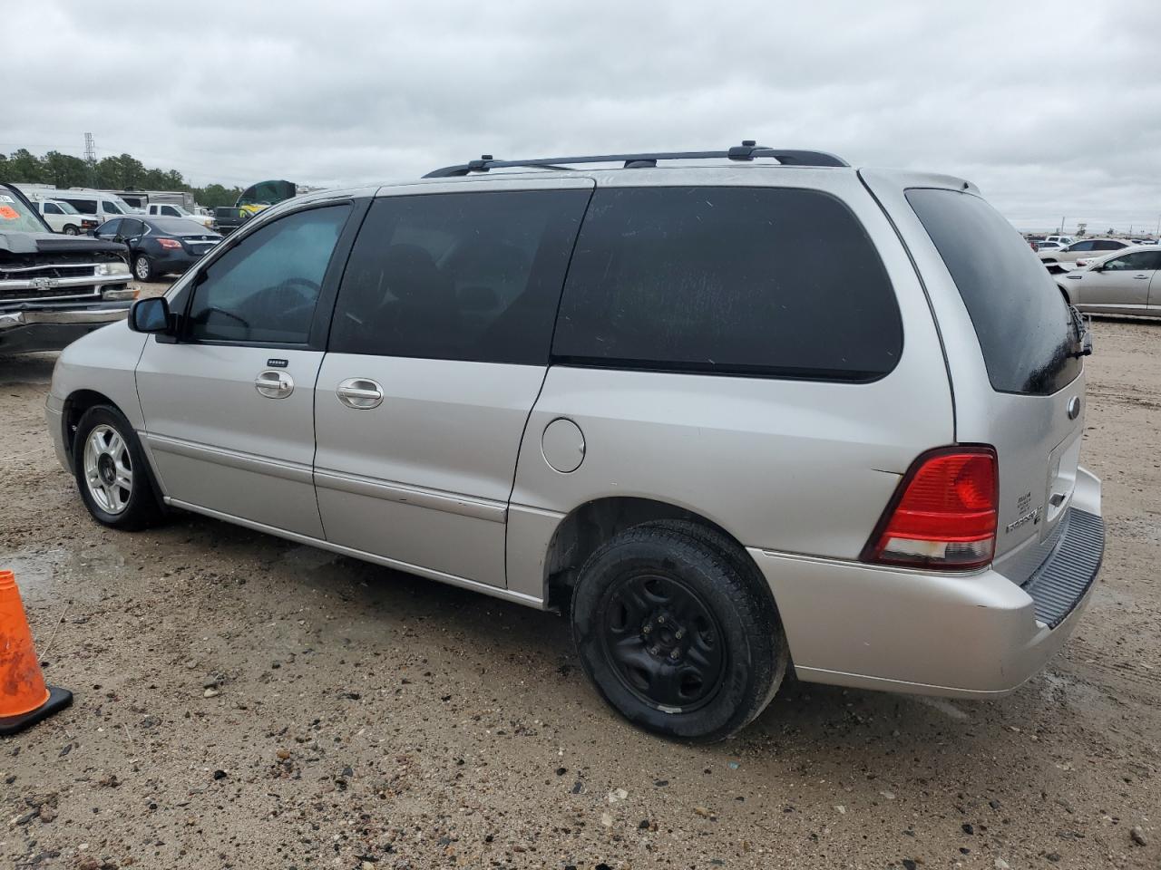 2FMZA522X4BA23897 2004 Ford Freestar Sel