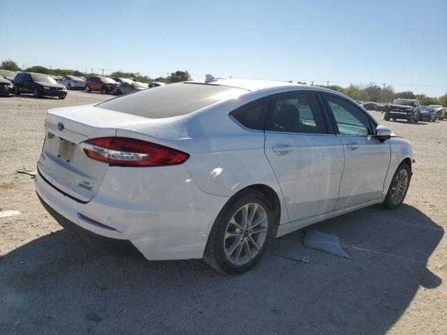 3FA6P0LU3KR262026 Ford Fusion SE 3