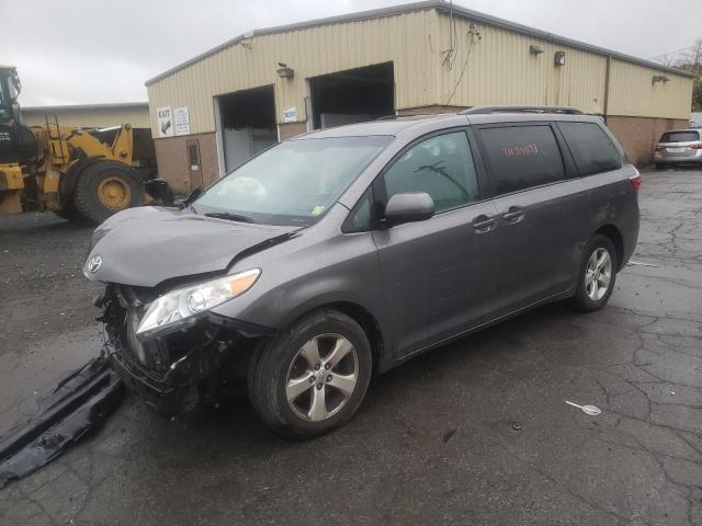 2016 Toyota Sienna LE