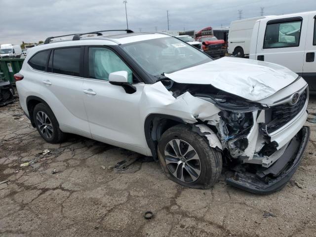 VIN 5TDKDRBH4PS002815 2023 Toyota Highlander, L no.4