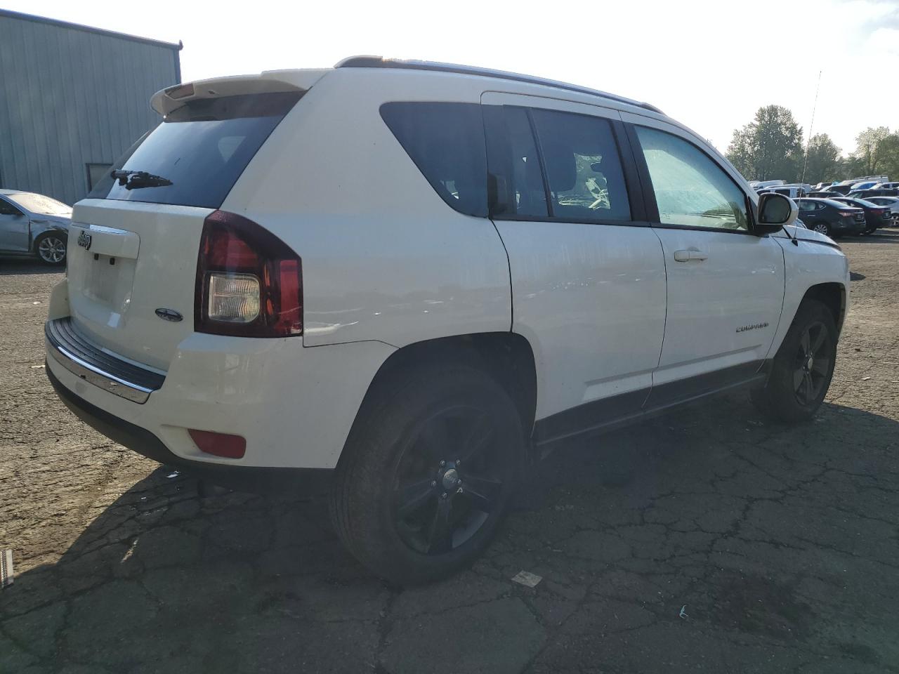 2015 Jeep Compass Latitude vin: 1C4NJDEB0FD168422