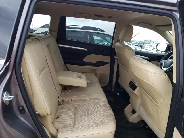 VIN 5TDBKRFH1FS216000 2015 Toyota Highlander, LE no.11