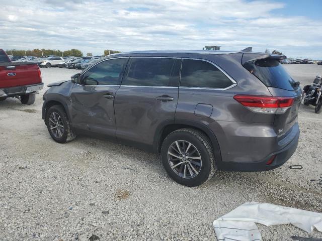 VIN 5TDKZRFH0KS560231 2019 Toyota Highlander, SE no.2