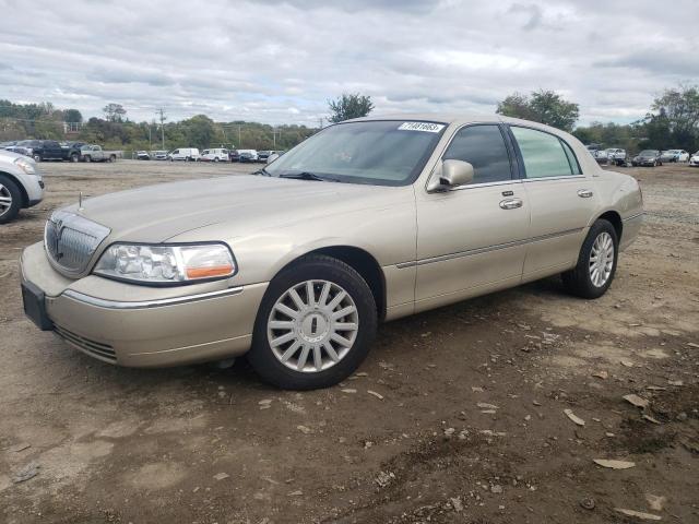 2005 Lincoln Town Car Signature