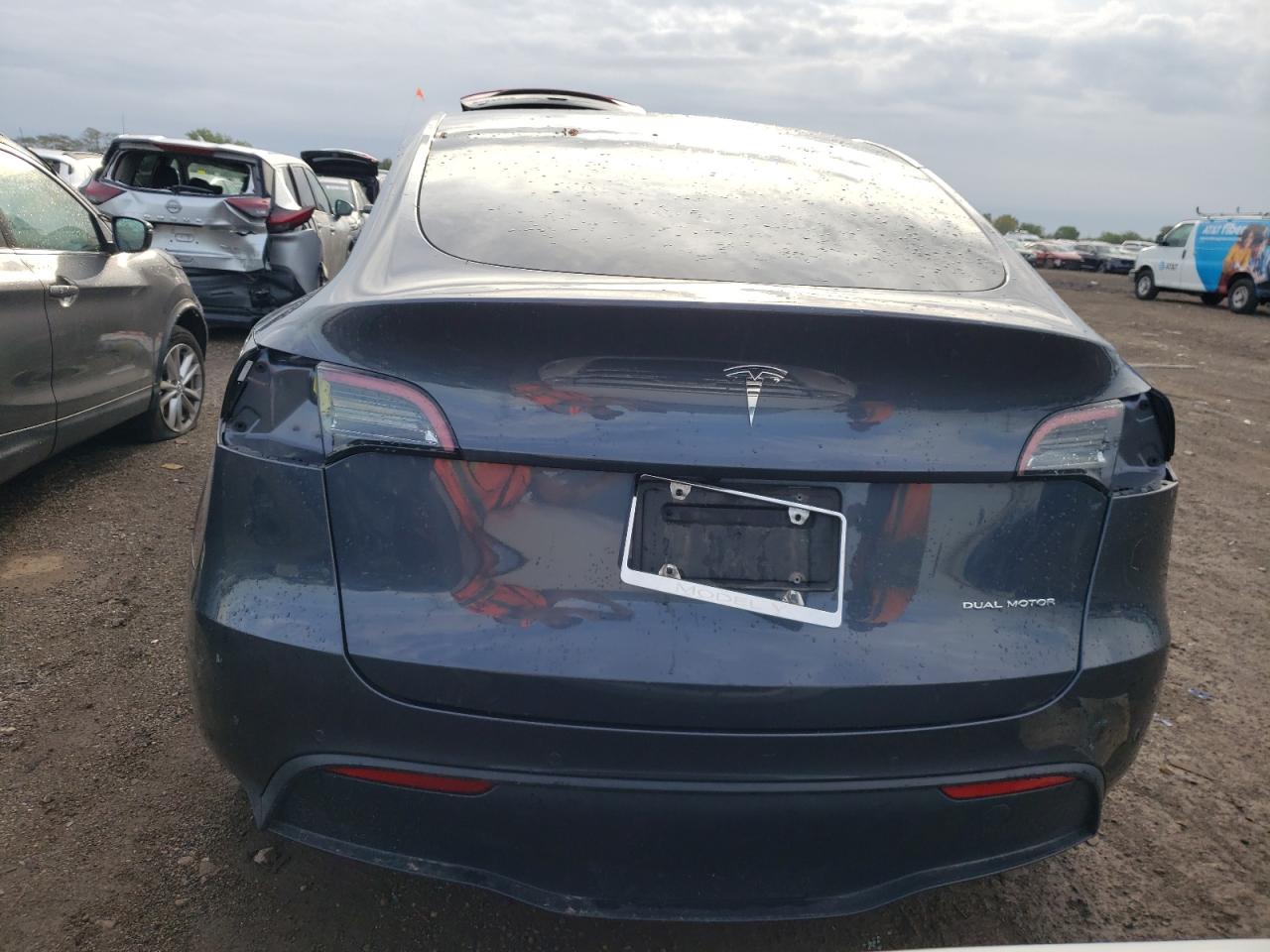 7SAYGDEE1NF387275 Tesla Model Y  6