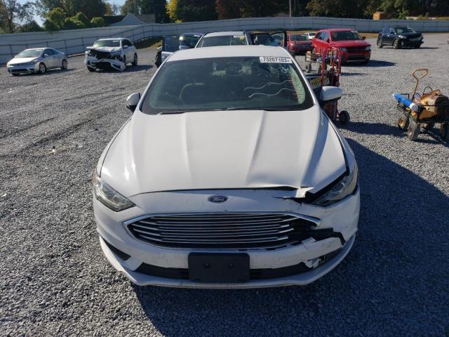 3FA6P0HD2HR195789 Ford FUSION SE