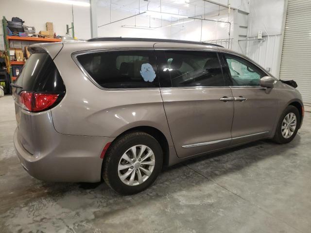 2C4RC1BG0HR537838 2017 CHRYSLER PACIFICA, photo no. 3